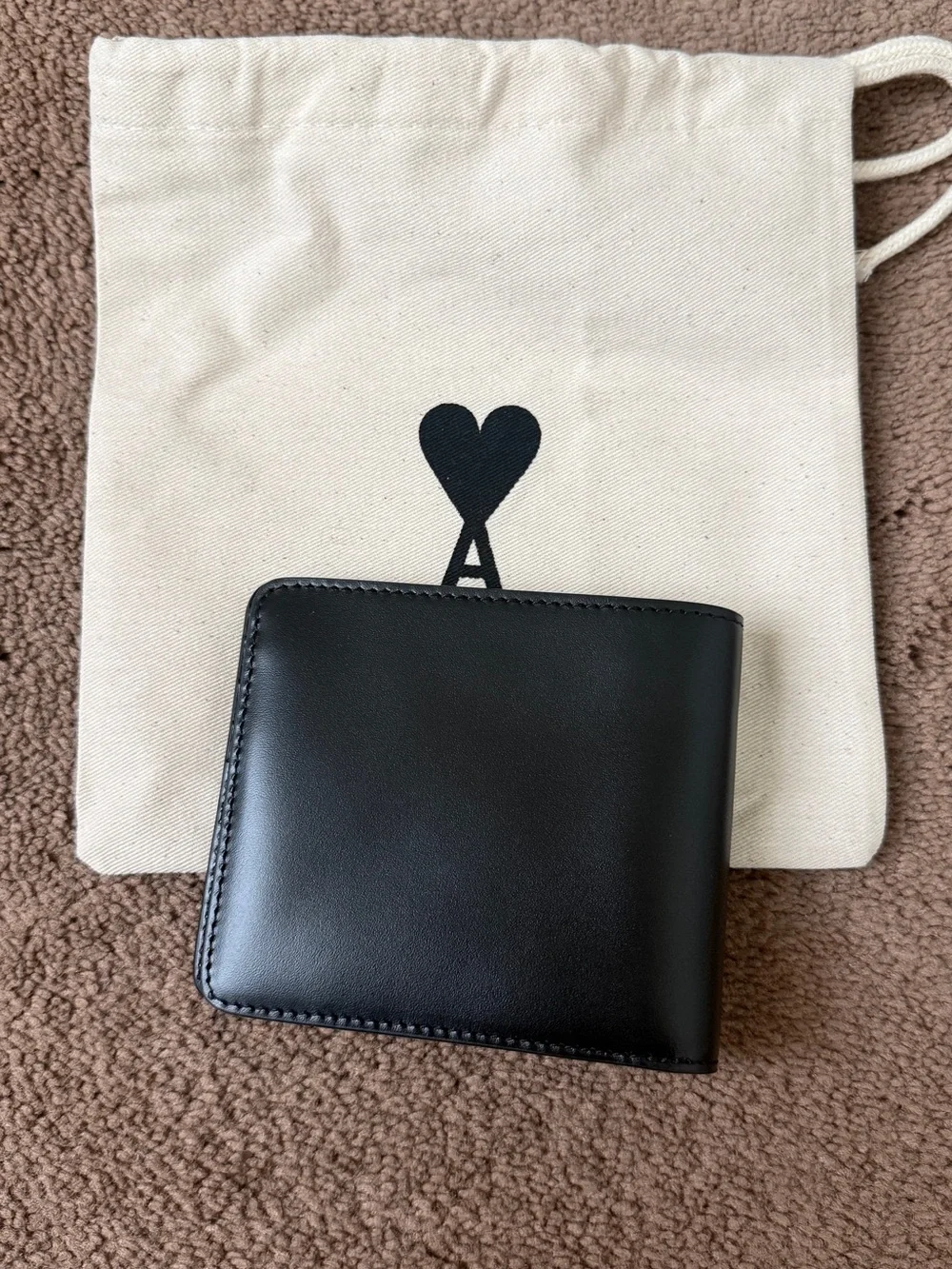 NWOT Ami Black Smooth Leather Bi-Fold Card & Key Wallet